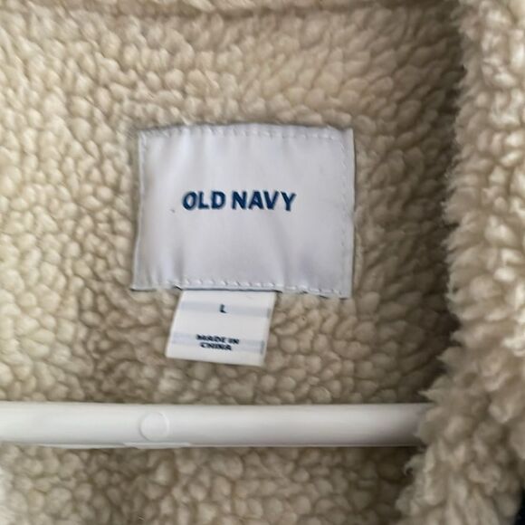 Old Navy Sherpa Lined Denim Jacket - Picture 3 of 6